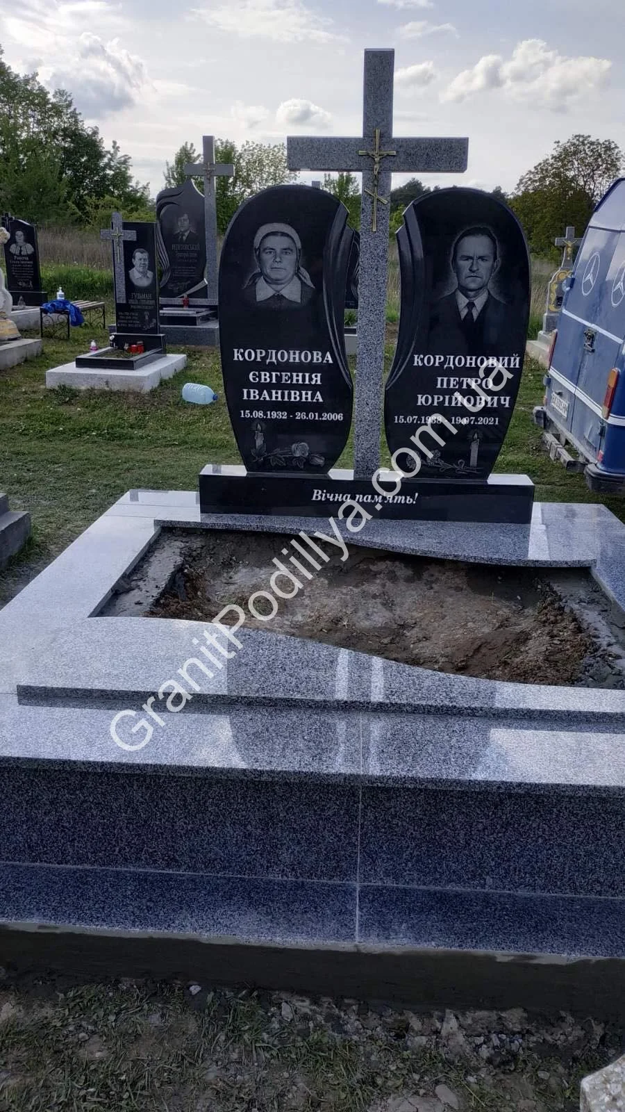 Подвійний пам'ятник з граніту - Кам'янець-Подільський | GranitPodillya